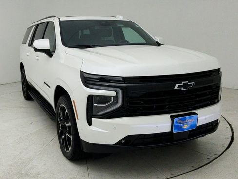 Certified 2025 Chevrolet Suburban RST w/ Comfort Package RWD image 2