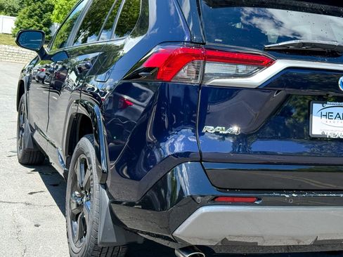 Used 2020 Toyota RAV4 XSE AWD/4WD image 9