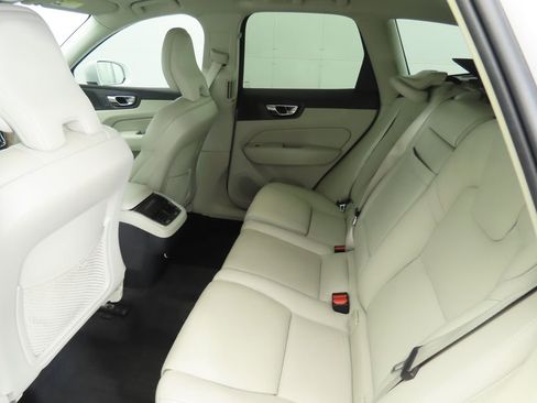 Used 2019 Volvo XC60 T5 Inscription w/ Protection Package Premier image 21