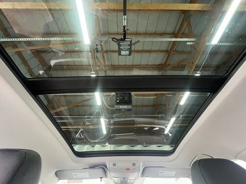 New 2025 Volkswagen Taos SE image 13