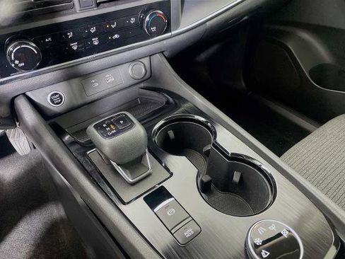 Certified 2021 Nissan Rogue S image 14