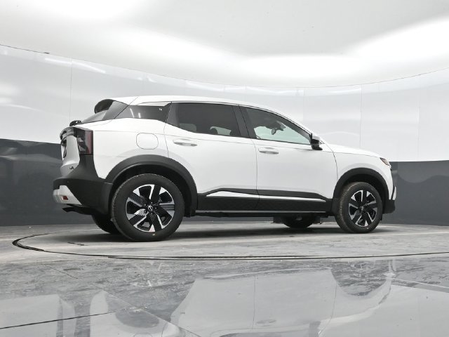 Used 2025 Nissan Kicks SV AWD/4WD image 43
