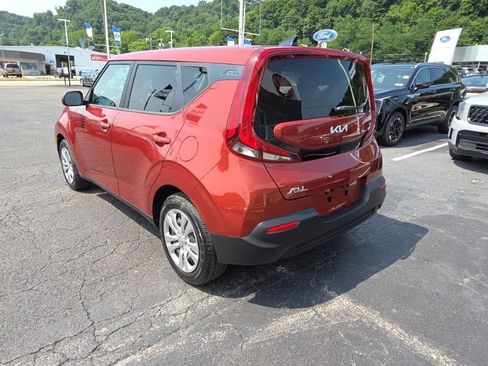 Used 2022 Kia Soul LX FWD image 5