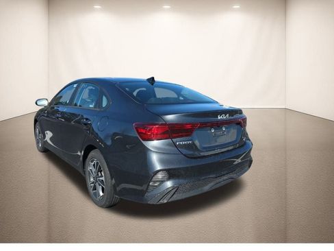 Used 2024 Kia Forte LXS image 10