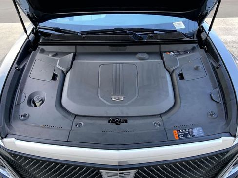 Used 2024 Cadillac Lyriq Luxury image 10