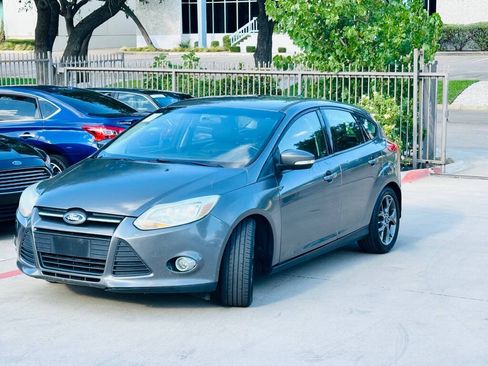 Used 2013 Ford Focus SE FWD image 3