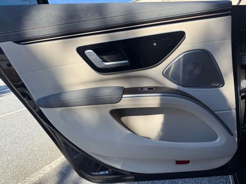 Used 2022 Mercedes-Benz EQS 580 580 w/ Exclusive Trim Package image 47