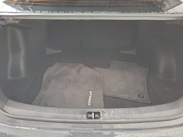 Used 2025 Toyota Corolla LE FWD image 10