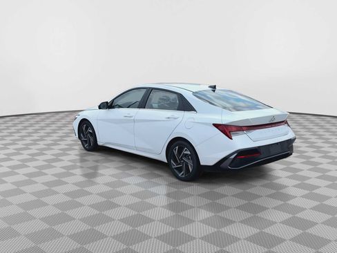 Used 2024 Hyundai Elantra Limited FWD image 6