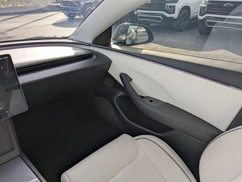 Used 2024 Tesla Model 3 Performance image 18