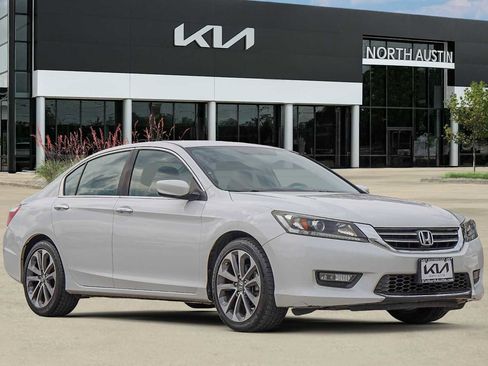 Used 2015 Honda Accord Sport image 8