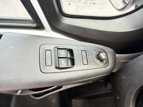 Used 2025 RAM ProMaster 2500 w/ Convenience Group FWD image 17