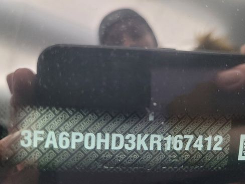 Used 2019 Ford Fusion SE image 33