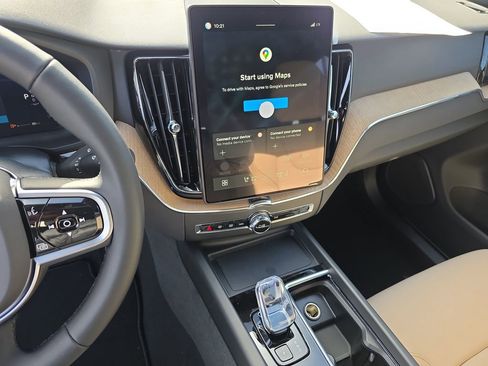 New 2026 Volvo XC60 B5 Plus w/ Protection Package Premier image 17