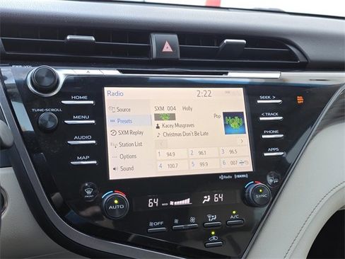 Used 2019 Toyota Camry XLE image 15