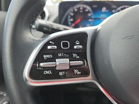 Used 2023 Mercedes-Benz GLA 250 image 17
