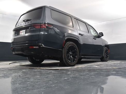 Used 2022 Jeep Wagoneer Series III image 50