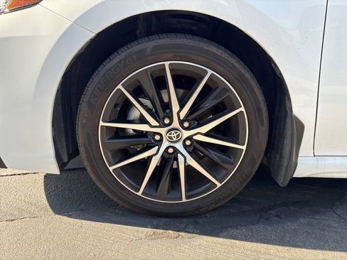 Used 2023 Toyota Camry SE FWD image 4