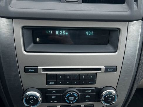 Used 2010 Ford Fusion SE image 19