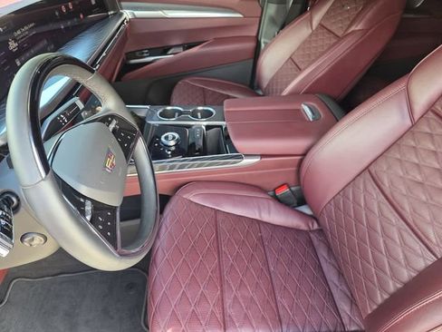 Used 2026 Cadillac Escalade Sport w/ Touring Package AWD/4WD image 9