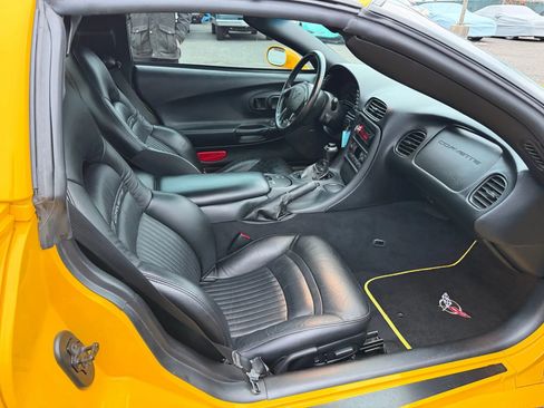 Used 2003 Chevrolet Corvette Coupe w/ Preferred Equipment Group image 27