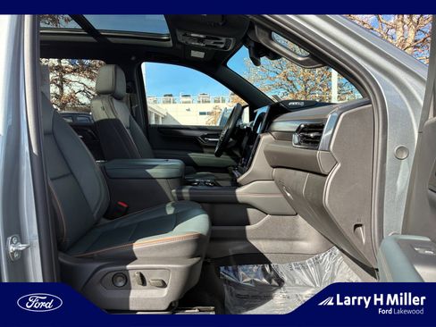 Used 2025 GMC Yukon XL AT4 image 19