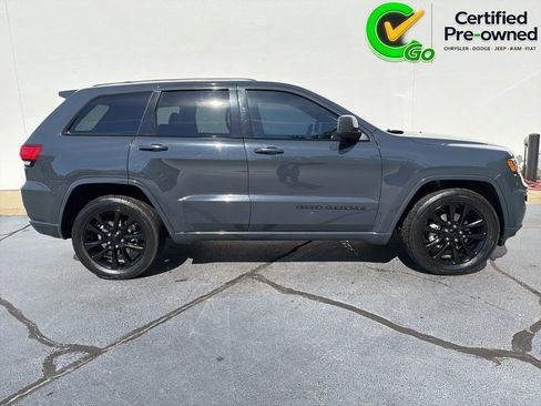 Certified 2018 Jeep Grand Cherokee Altitude RWD image 10