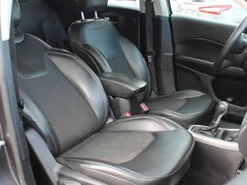 Used 2021 Jeep Compass Latitude w/ Sun and Sound Group AWD/4WD image 23