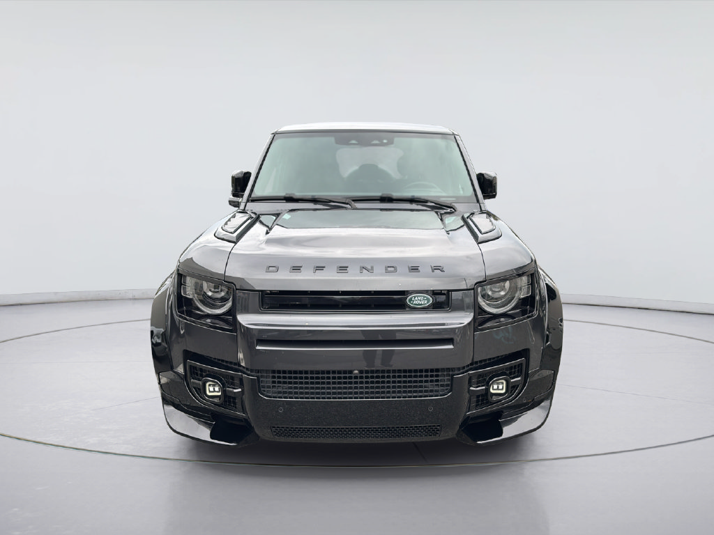Used 2025 Land Rover Defender 110 V8 AWD/4WD image 2