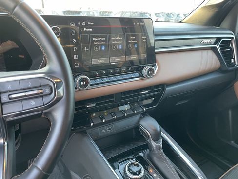 Used 2023 GMC Canyon AT4 w/ Technology Package image 15