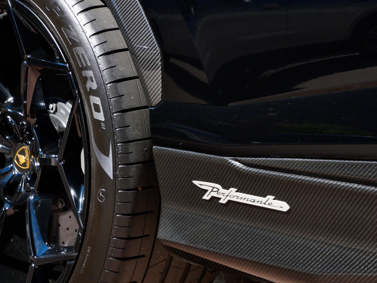 Used 2024 Lamborghini Urus Performante AWD/4WD image 29