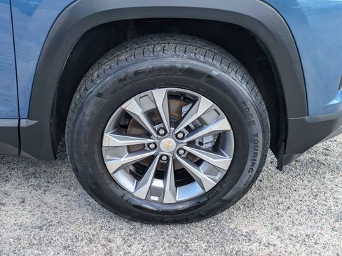 Used 2025 Chevrolet Equinox LT FWD image 11