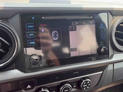 Used 2019 Toyota Tacoma TRD Sport AWD/4WD image 18