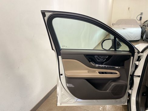 Used 2022 Lincoln Corsair AWD w/ Equipment Group 101A image 14