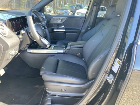 Certified 2025 Mercedes-Benz GLB 250 image 25