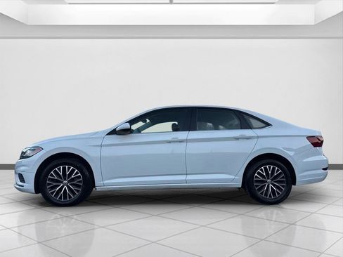Used 2020 Volkswagen Jetta SE w/ SE Cold Weather Package image 2