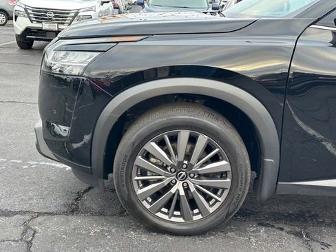 Certified 2023 Nissan Pathfinder SL w/ SL Premium Package image 7