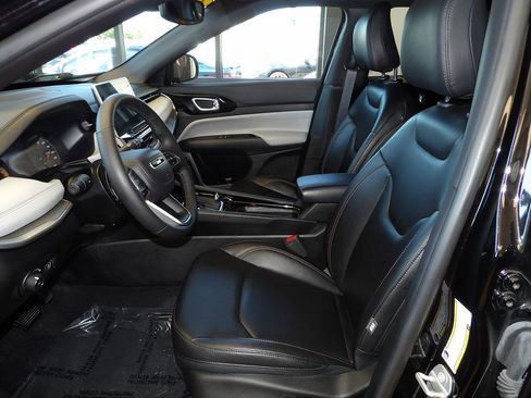 Used 2024 Jeep Compass Limited AWD/4WD image 25