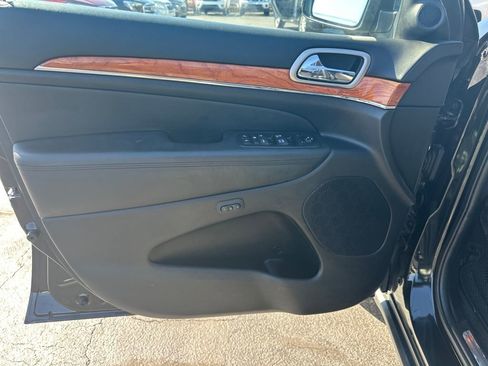 Used 2012 Jeep Grand Cherokee Overland image 12