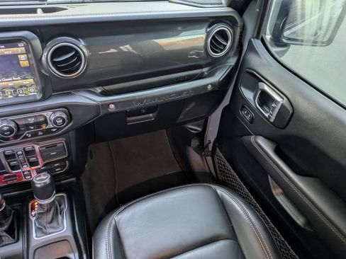 Used 2021 Jeep Wrangler Unlimited Rubicon AWD/4WD image 17