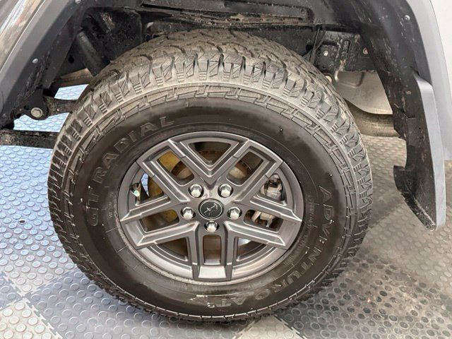 Certified 2024 Jeep Gladiator Sport AWD/4WD image 15