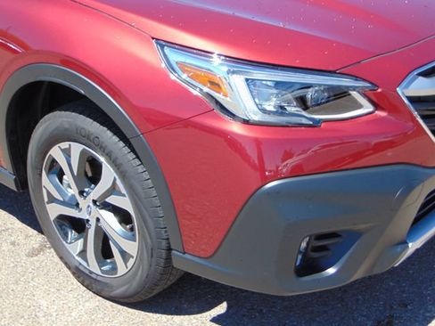 Certified 2022 Subaru Outback Limited AWD/4WD image 2