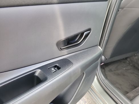 Used 2025 Hyundai Elantra Sport FWD image 13