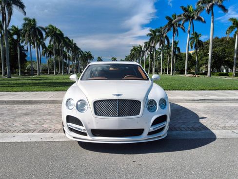Used 2013 Bentley Flying Spur Flying Spur image 7