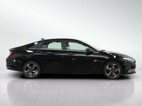 Used 2023 Hyundai Elantra Limited FWD image 6