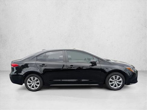 Used 2025 Toyota Corolla LE w/ Convenience Package FWD image 4