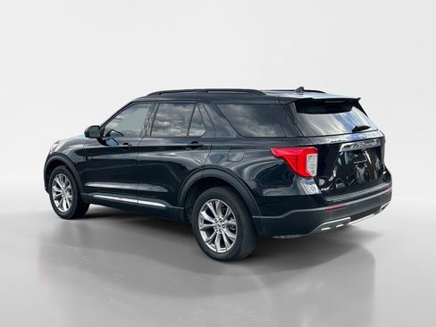 Used 2024 Ford Explorer XLT w/ Equipment Group 202A AWD/4WD image 3