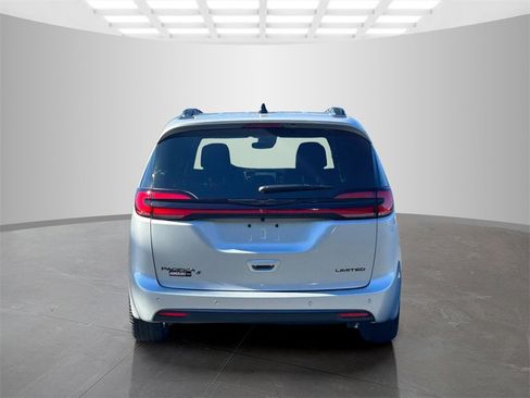 New 2026 Chrysler Pacifica Limited image 6