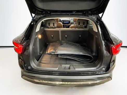 Used 2024 Chevrolet Trax ACTIV w/ Sunroof Package image 27