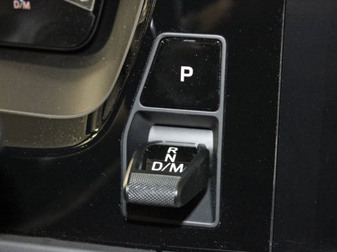 Used 2025 Porsche Panamera 4 image 27